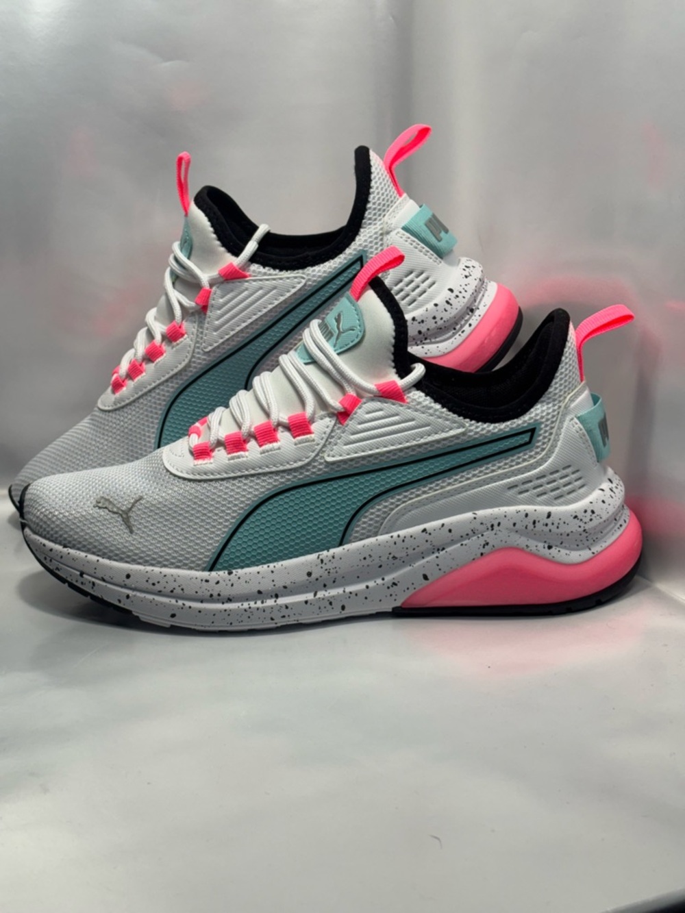 Puma Women's US Size 7.5 Amplifier Speckle White/Pink/Blue Shoes Sneakers